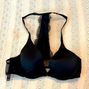 Beautiful back lace design bra from VS! Underwire for support. Size 34B
